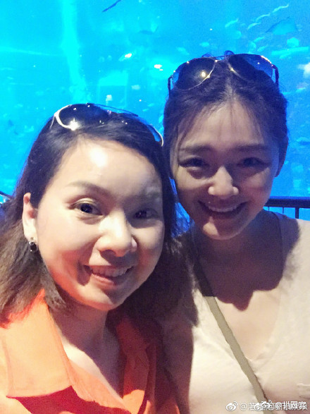 同样是度假被偶遇：大S被偶遇很随和 李晨范冰冰最有爱