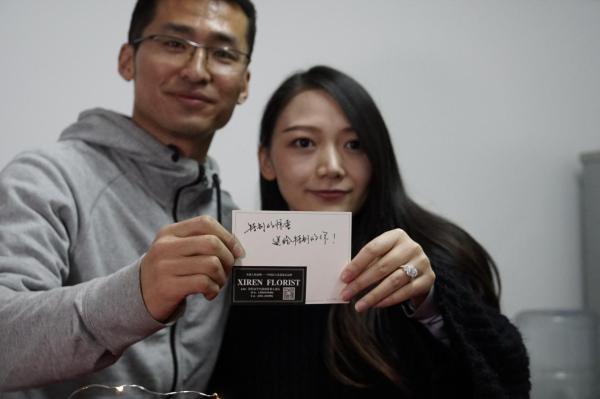 务实理工暖男为孕妻送DR钻戒鸽子蛋，原因令人感动