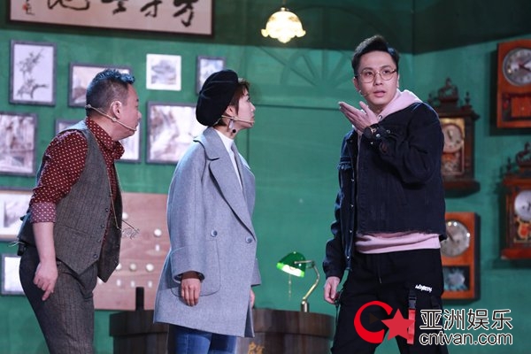 邵峰、李鸣宇携诚意《匠心》登江苏卫视狗年春晚