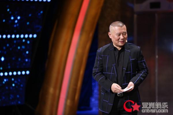 魔王贾玲重返《欢乐喜剧人》贾冰人在囧途