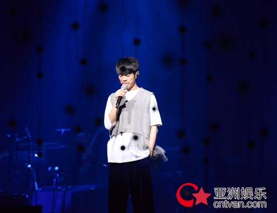 张栋梁巡回演唱会台本开唱，腾讯音乐娱乐集团全程直播