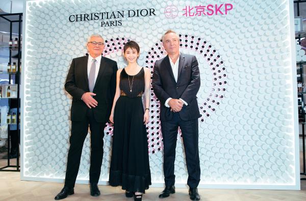 王子文开年拿下顶级奢侈品牌大使 影视时尚齐发力引爆期待值