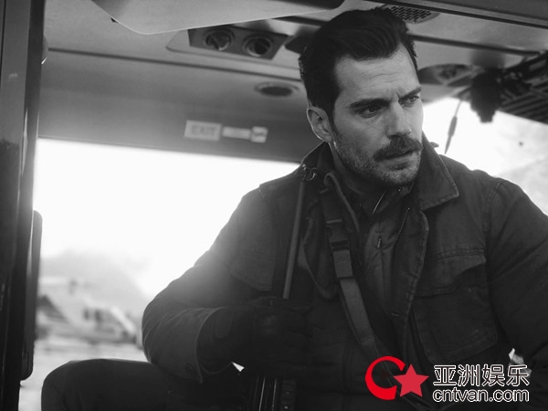 阿汤哥公布片名《碟中谍6:全面瓦解》 扒直升机惊险“超人”重磅加盟