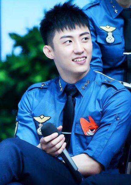 黄景瑜火了之后为何不愿提及许魏洲 两人竟然还有这么一段故事