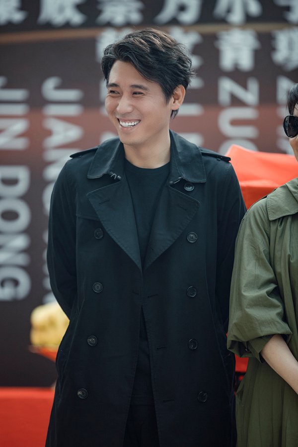 《如果岁月可回头》开机 靳东携手蒋欣踏上疗情之旅