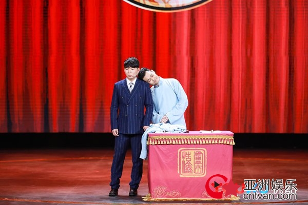 贾玲化身大魔王《欢乐喜剧人4》回归 双贾之争贾冰胜