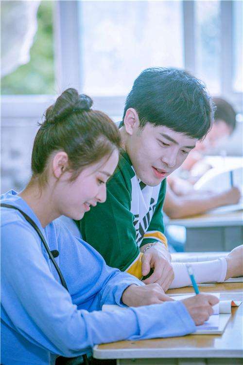 付辛博宣布颖儿产女&nbsp;两人从公开恋情到生娃只用了6个月