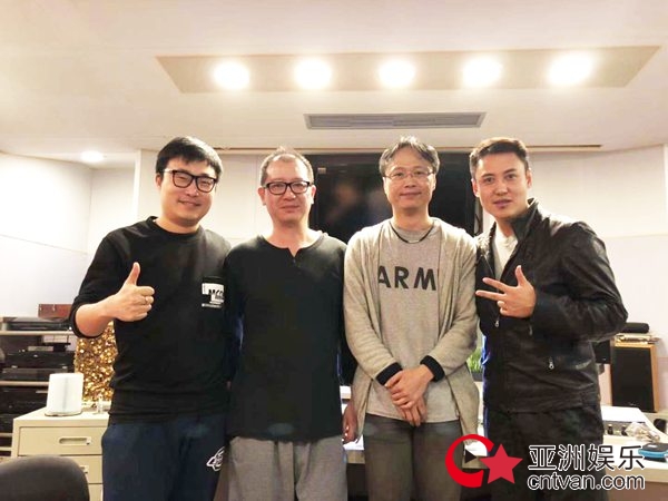 崔忠华《沙丘》录制 周华健梁静茹制作人保驾护航