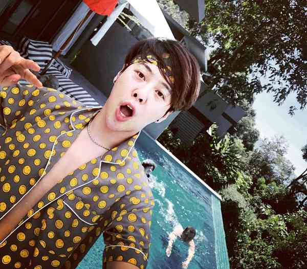 徐海乔带着父母去旅行 兼职摄影技术被称赞