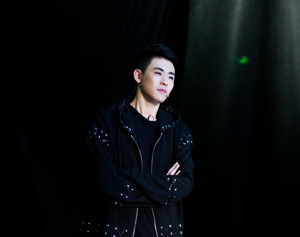 《欢乐喜剧人》舞台的偶像派 张云雷这是要出道的节奏