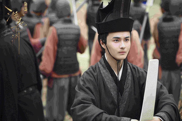 权谋大戏《三国机密》开播，王艺霖化身“首席小忠犬”