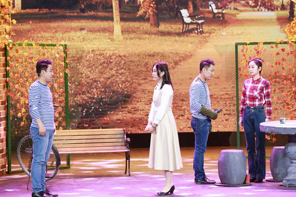 《欢乐喜剧人4》复活突围赛 卢鑫玉浩被“催婚”
