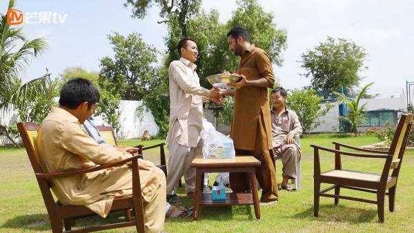 芒果TV《我的青春在丝路》今日开播 中国青年巴基斯坦种水稻被赞“不负青春”