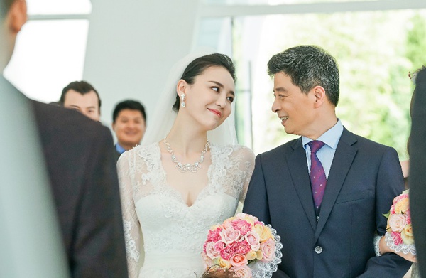 吕佳容《风光大嫁》收官 有情人最终“嫁给爱情”