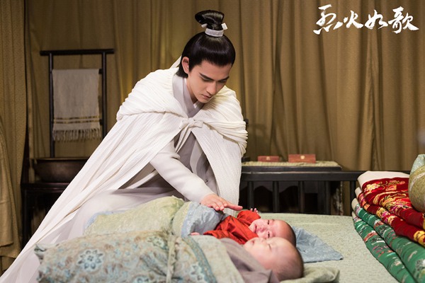 《烈火如歌》剧情高能升级 周渝民迪丽热巴默契演绎“戏中戏”