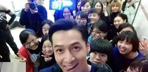 白血病女孩美梦成真 获胡歌暖心赠票《如梦之梦》