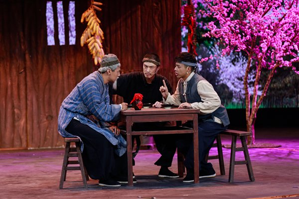 《欢乐喜剧人》“终极魔王”大潘、佳佳来战 张云雷重伤后涅槃