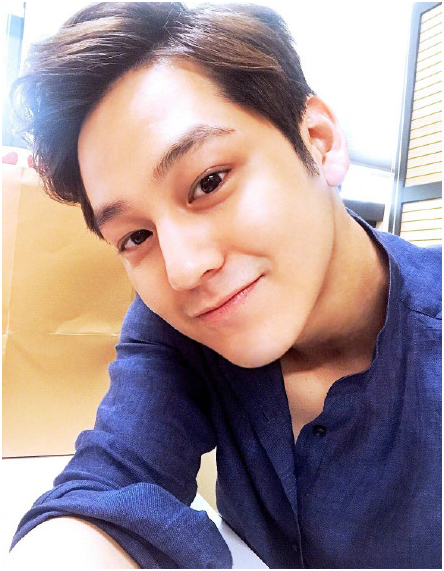 “完美男友”金汎和《花游记》女主两人花样狗粮