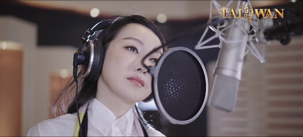 萨顶顶助阵《台湾往事》亲自担任音乐制作人 细腻献唱片头曲《只是》