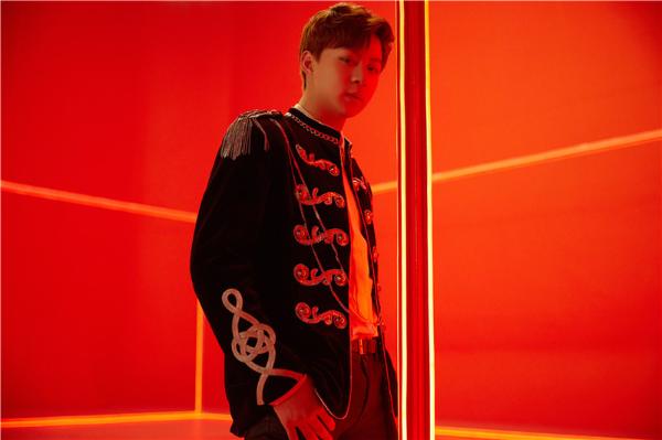 D七少年团出道EP《Red Alert》即将发布 同名MV预告片席卷红色风暴