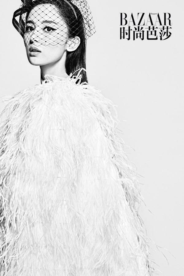 娜扎化身摩登女郎登上《时尚芭莎》封面 复古造型超吸睛