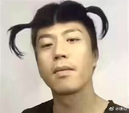 邓超给小花妹妹梳辫太凌乱遭吐槽 邓超反驳：头皮会疼