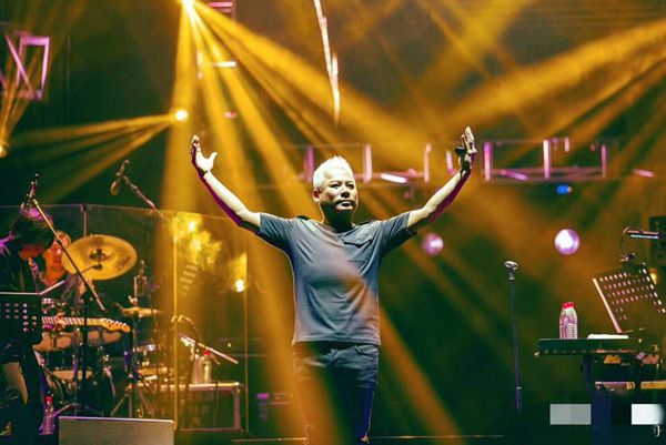 巫启贤3.24澳门动情开唱 邀金志文当嘉宾受期待