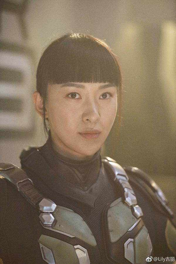 化身健身教练!《环太平洋2》吉丽线上教学线下