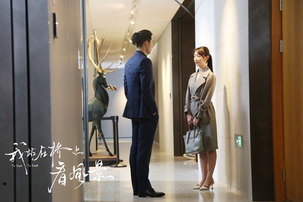 《我站在桥上看风景》姜潮李溪芮甜蜜升级 “治愈系爱情”引万千期待