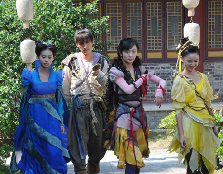 胡歌郭晓婷同框引《仙剑3》回忆杀 花楹漂亮景天沉稳