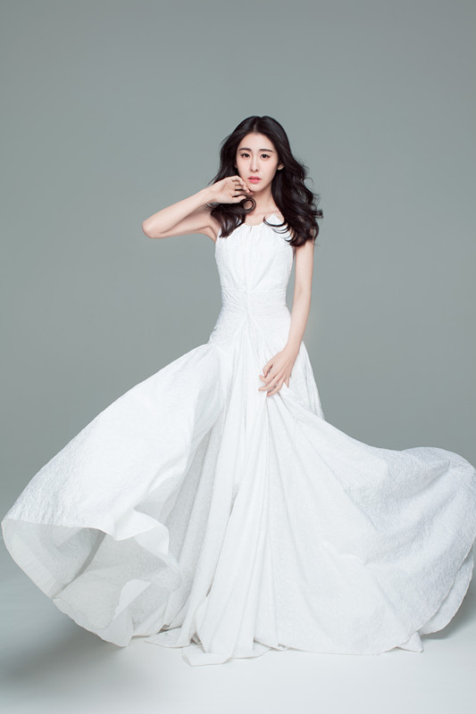 张碧晨献声《烈火如歌》 人物主题曲《听雪》首发上线