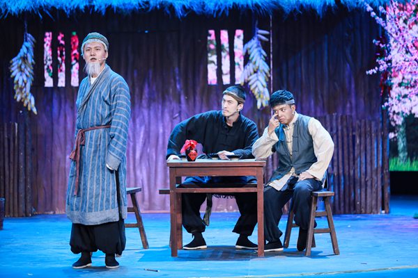 《欢乐喜剧人》“终极魔王”大潘、佳佳来战 张云雷重伤后涅槃