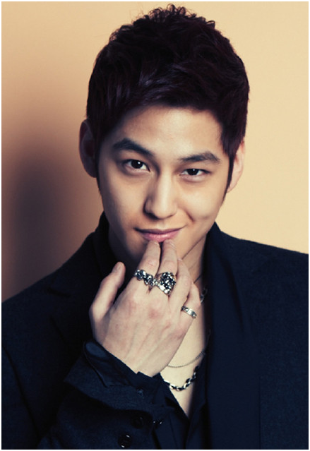 “完美男友”金汎和《花游记》女主两人花样狗粮