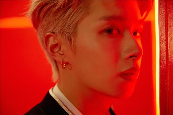 D七少年团出道EP《Red Alert》即将发布 同名MV预告片席卷红色风暴