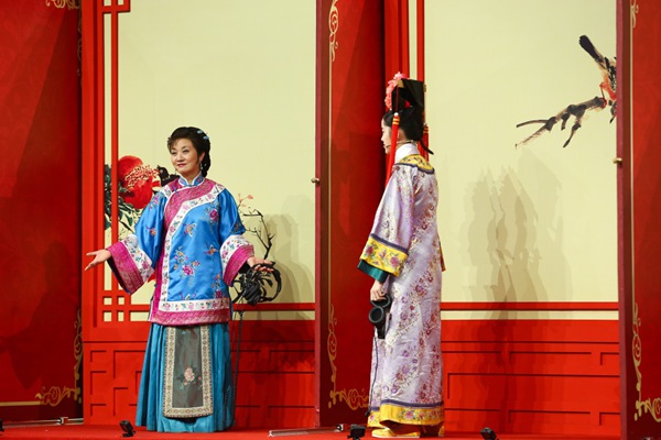 《康熙微服私访记》共赴“时光之约”,《王牌对王牌3》嚼透老剧组的人情味