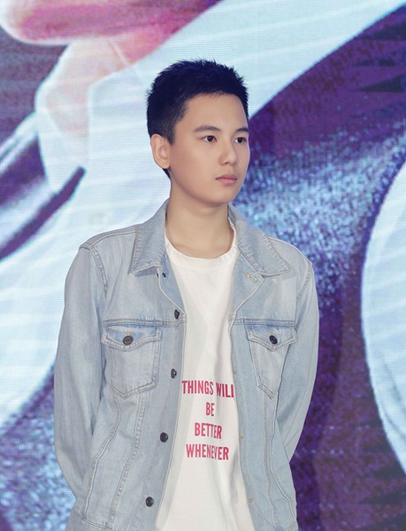 胡先煦参加《老男孩》发布会 获刘烨刘昊然支招艺考