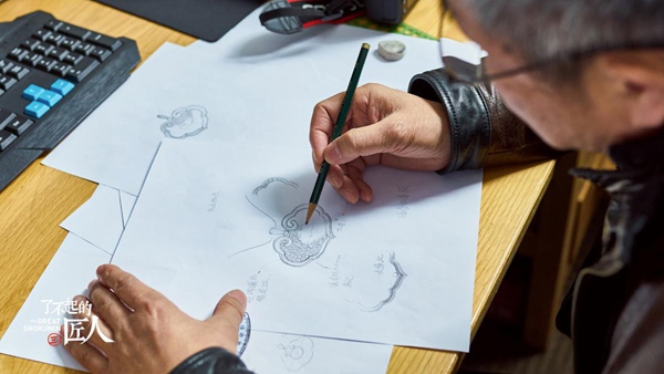 《了不起的匠人》登顶微博话题榜首，严师慈父引发网友共鸣