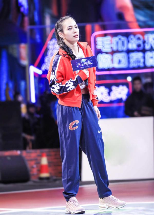 Nikki陈妍臻晋级街舞49强 意外被黄子韬封为“Hiphop女神”