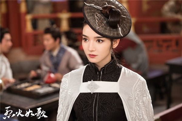 超级剧集《烈火如歌》首播获赞 周渝民迪丽热巴亮相引热议风暴