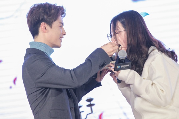 《三国机密之潜龙在渊》腾讯视频开播，马天宇万茜“帝后CP”发布会“花式撒糖”