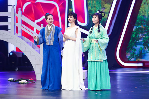 重聚西湖追忆“新白”情缘｜打开这期《王牌对王牌》，就好像回到了26年前的电视机前 穿越时光机，打开任意门，浙江卫视《王牌对王牌》就好像拥有哆啦A梦的神奇