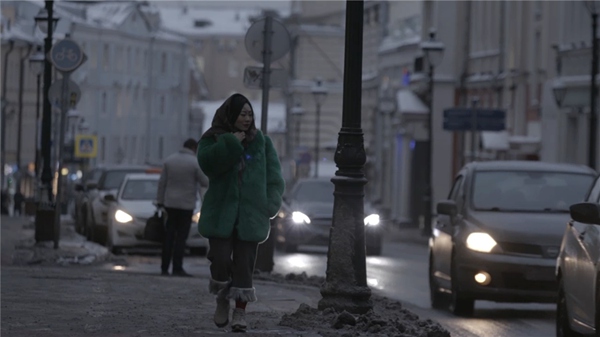 她是俄罗斯荧屏上最闪亮的中国面孔 本期《最爱故乡味》让杨歌瞬间泪崩