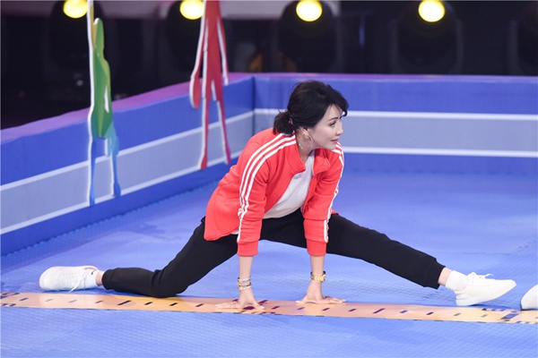 “回旋踢”“翻跟头”？《王牌3》王源“大招”不断引惊呼 刘嘉玲惨遭现场“搜包”惊现