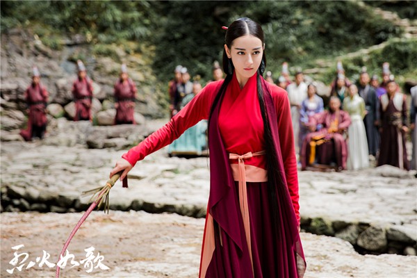 《烈火如歌》开播 周渝民迪丽热巴领衔绝美燃情江湖奇恋