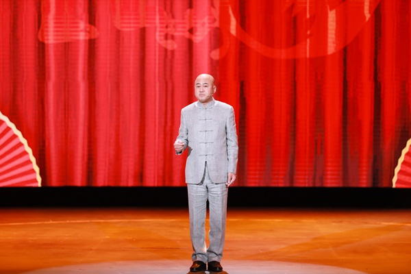 《欢乐喜剧人4》复活突围赛 卢鑫玉浩被“催婚”