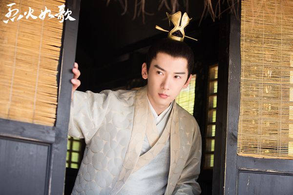 《烈火如歌》曝“侠气燃魂”动作海报 周渝民迪丽热巴开启高能反击