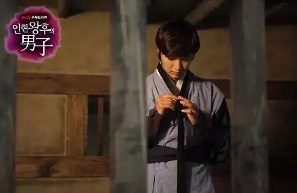 豆瓣评分8.6，万年女配熬成唯一女主！