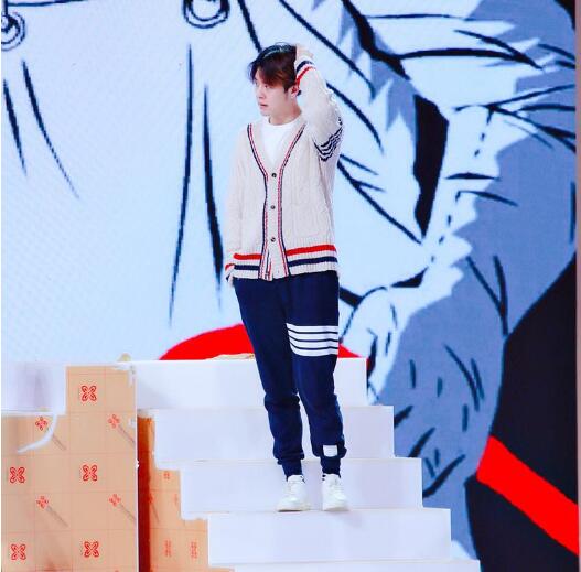 穿着白毛衣唱情歌 听说还会跳舞，徐海乔的元宵节目这么精彩？