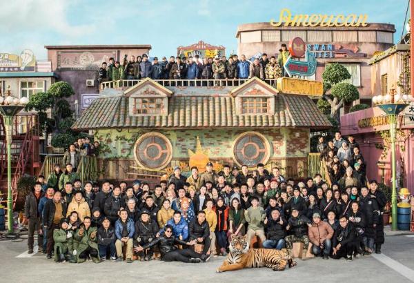 《阳光不是劫匪》曝国内杀青照 李玉马丽宋佳相拥而泣