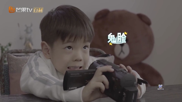 嗯哼拍节目心里 一直挂念小泡芙，霍思燕“吃醋”